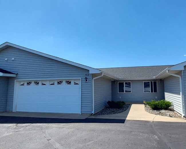 Primary Photo - Nice 2 Bedroom Townhome