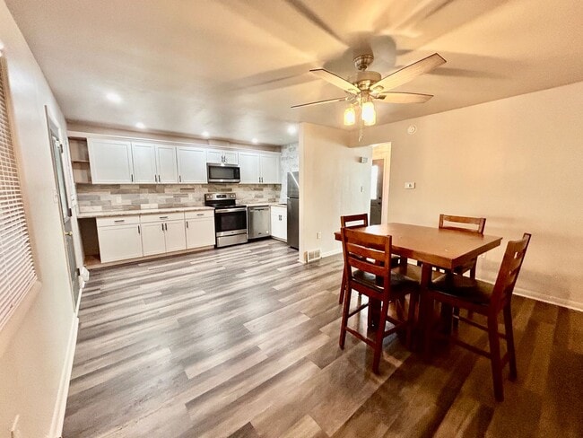 Building Photo - Spacious 4-Bedroom Home in Lancaster