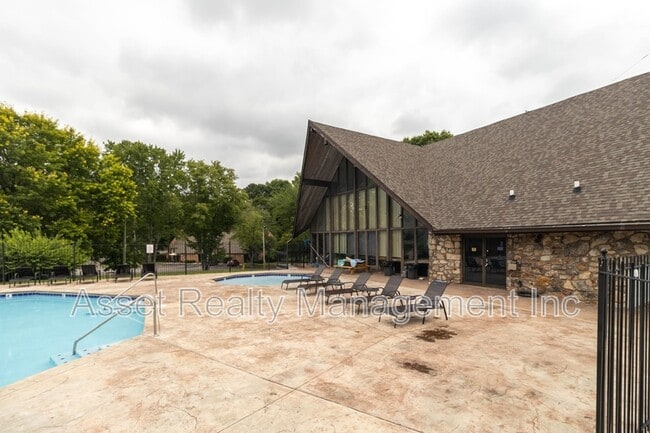 Building Photo - 454 Berlin Dr