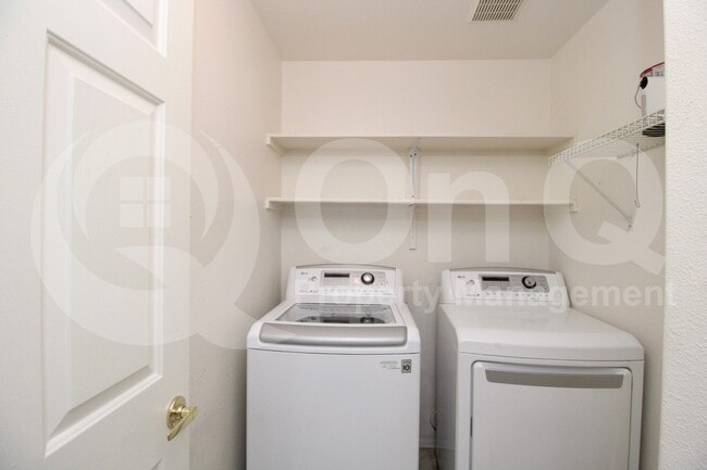 Building Photo - 11375 E Sahuaro Dr
