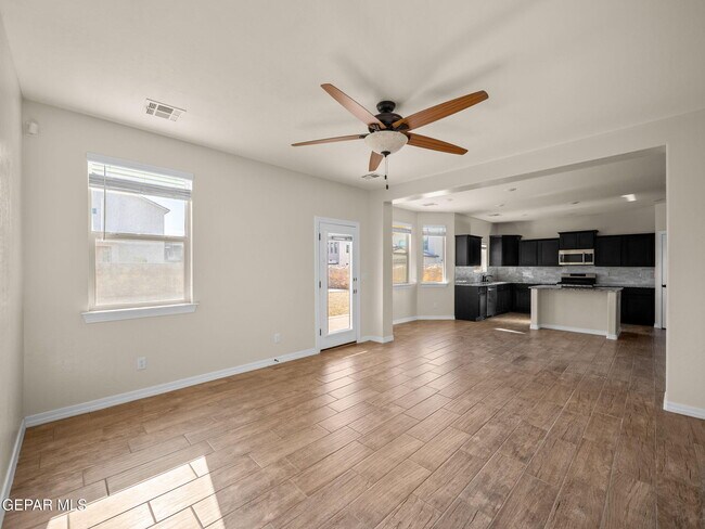 Building Photo - 561 Issa Circle