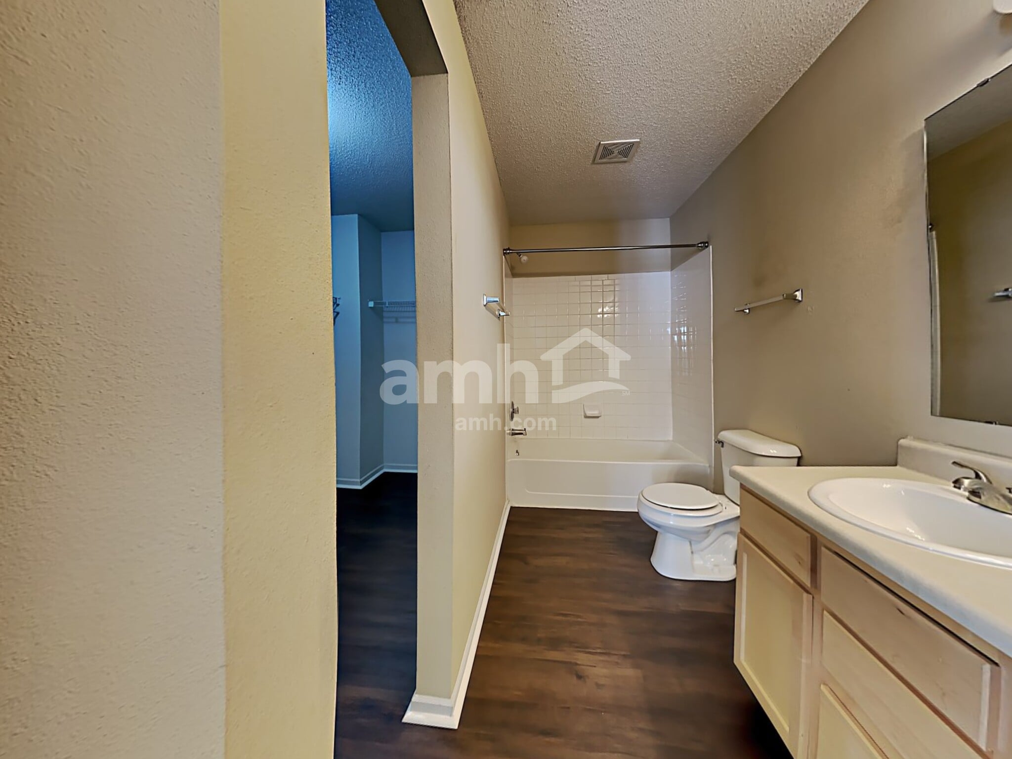 Building Photo - 6887 Merritt Ridge Way