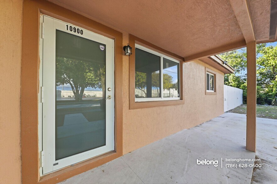 Building Photo - 801 NW 109th St