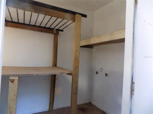 Building Photo - 6124 SW 10th Pl