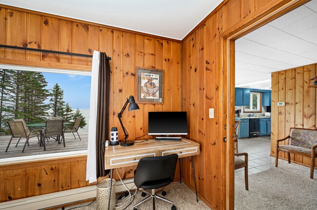 Building Photo - 278 Scenic Dr FURNISHED 4 BR On Lk