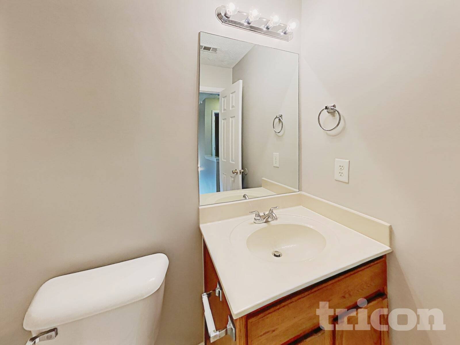 Building Photo - 220 Osmanthus Way