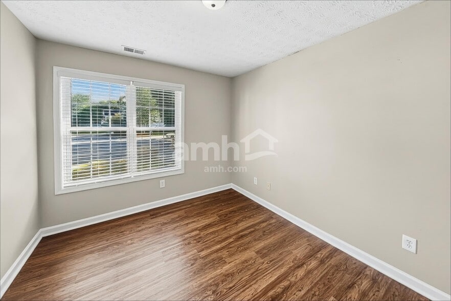 Building Photo - 292 Ridgestone Way SW