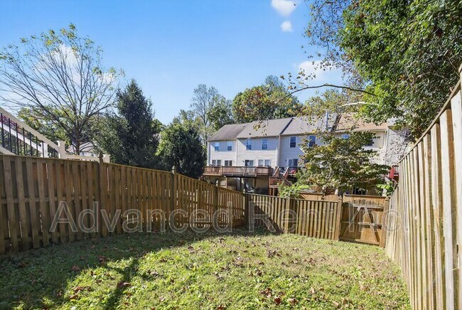 Building Photo - 339 Overlea Pl