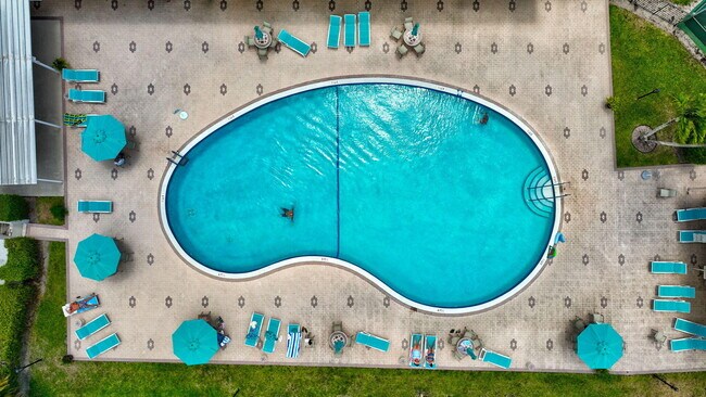 Building Photo - 14500 Canalview Dr