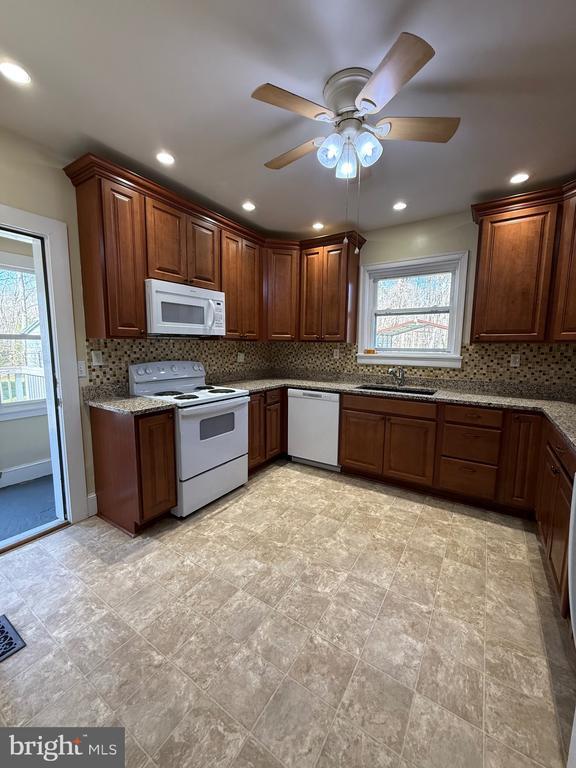 Building Photo - 9253 Dahlgren Rd