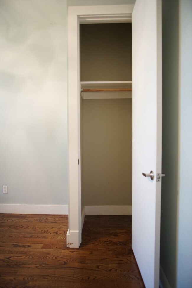 Building Photo - 88 Harman St