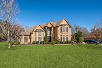 Building Photo - 529 Chippendale Dr