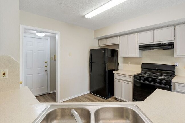Building Photo - 1717 Parkfield Cove
