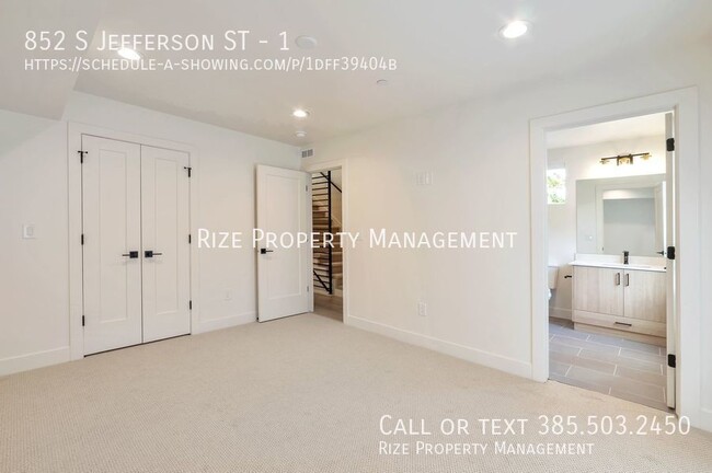 Building Photo - 852 Jefferson St W