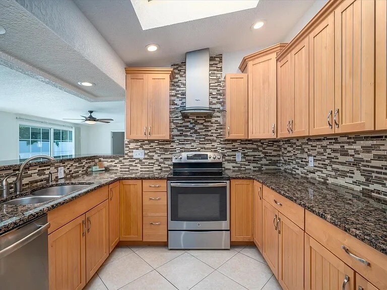 Building Photo - 990 Windsong Way
