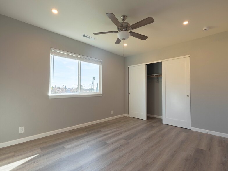 Building Photo - 2456 88th Ave