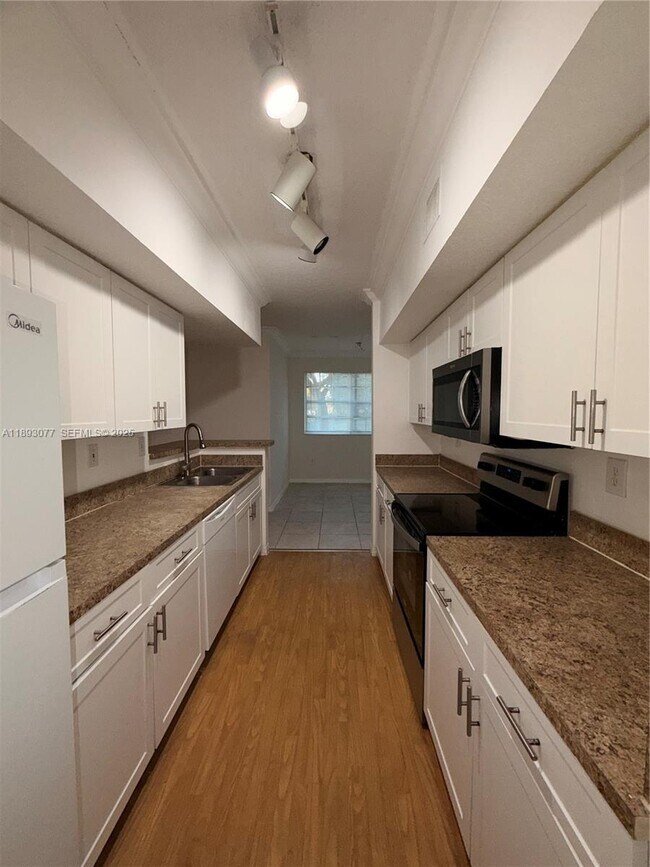 Building Photo - 151 SW 117th Ave