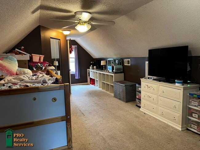 Building Photo - 2 Bedroom Home