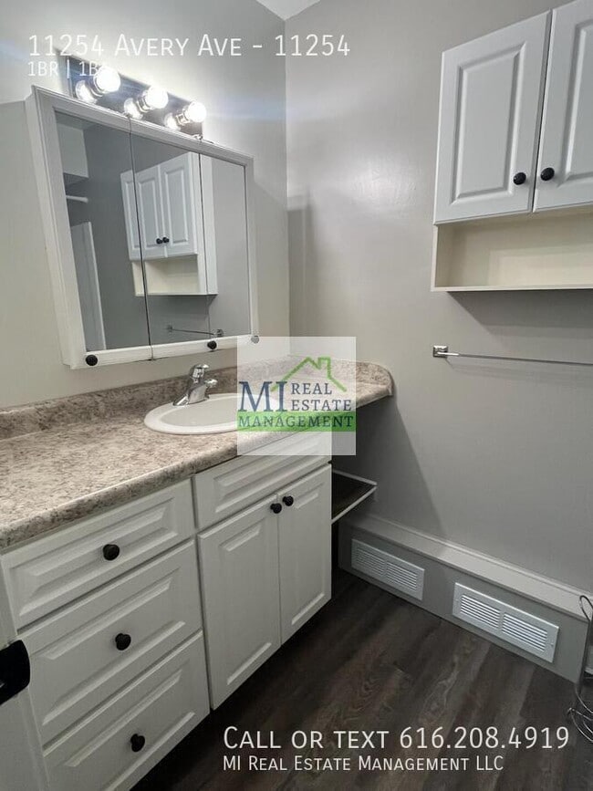 Building Photo - 11254 Avery Ave