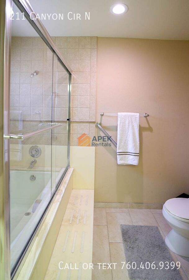 Building Photo - 211 Canyon Cir N