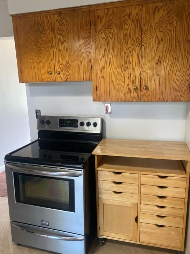 Building Photo - Single Level West Salem Home