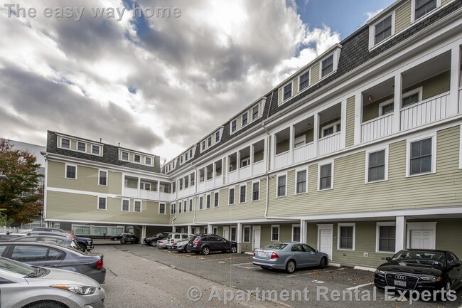 Building Photo - 110 Second St Unit #PH12