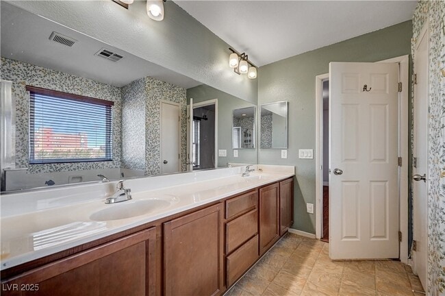 Building Photo - 5674 Diamond Palm Ct