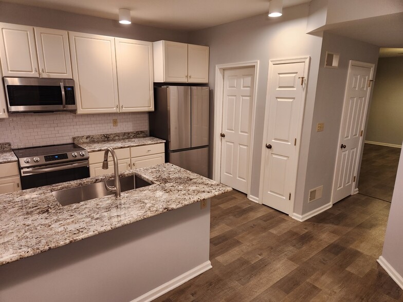 Building Photo - 184 Crescent Dr