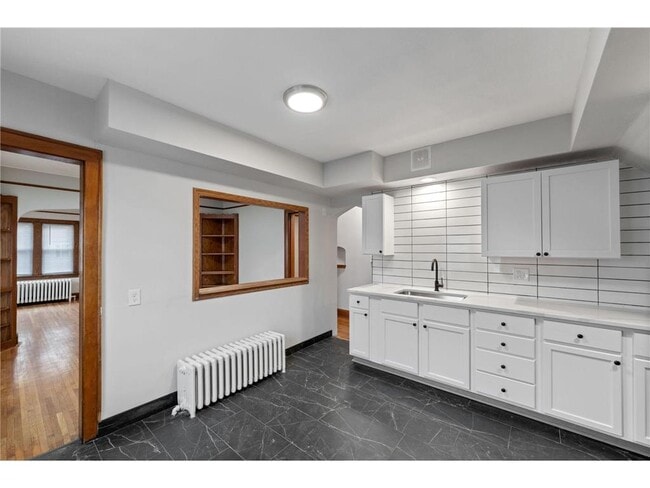 Building Photo - 4253 N James Ave