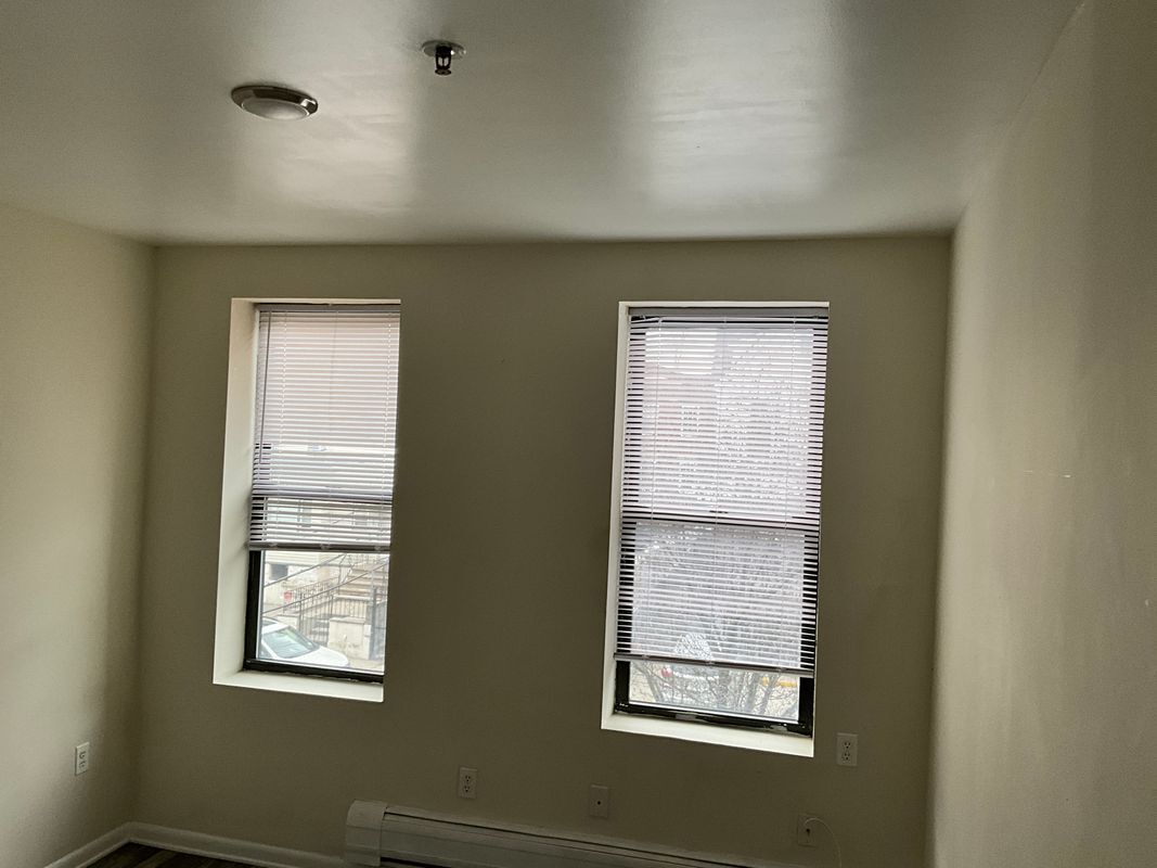 Building Photo - 311 8th St