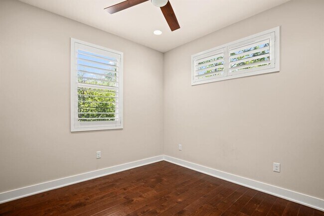 Building Photo - 1730 Bunche Rd