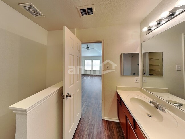 Building Photo - 9213 Whistlewood Dr