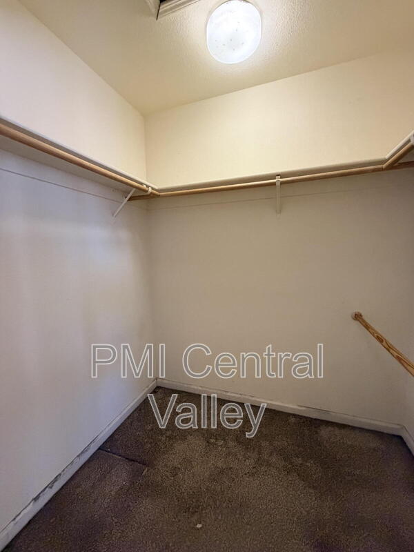 Building Photo - 108 Hornfels Ave