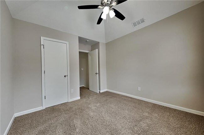 Building Photo - 2940 Trotters Pointe Dr