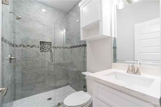 Building Photo - 16 Sherman St