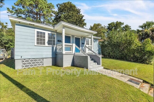 Building Photo - 1024 W 39th St