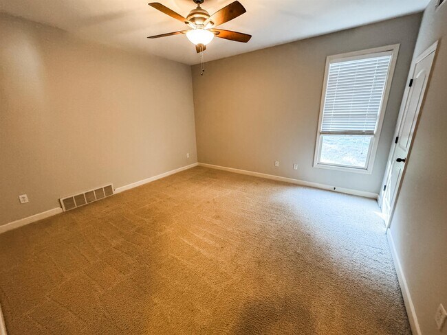 Building Photo - 4776 White Pass Dr