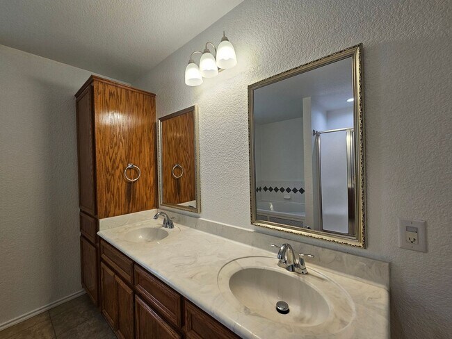 Building Photo - 3904 Frigate Dr