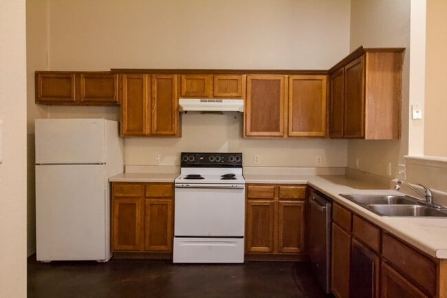 Building Photo - 7219 Golf Way