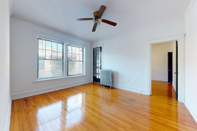 Floorplan - 5411-5421 S. Ellis Avenue