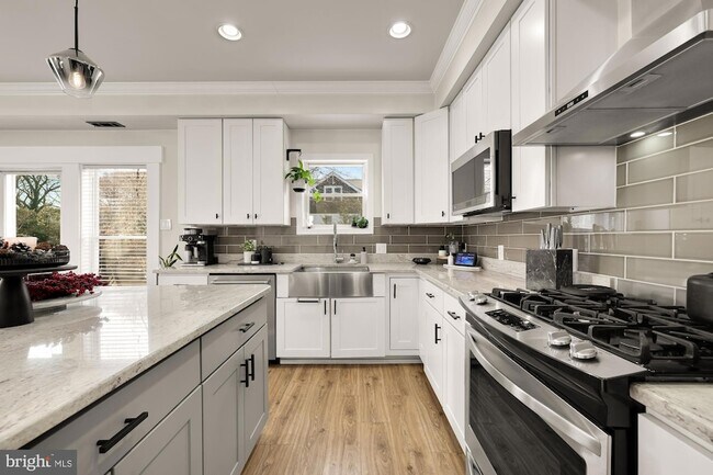 Building Photo - 4240 34th St