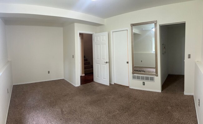 Building Photo - 4 bed/ 2 bath beauty in Eagle River