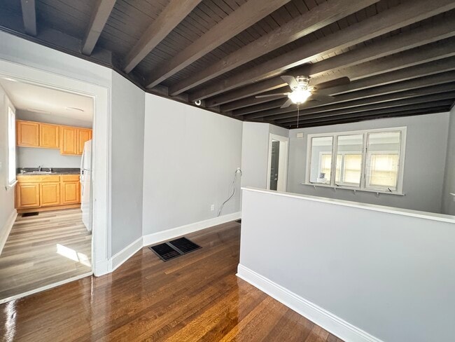 Building Photo - 959 Winchester Ave