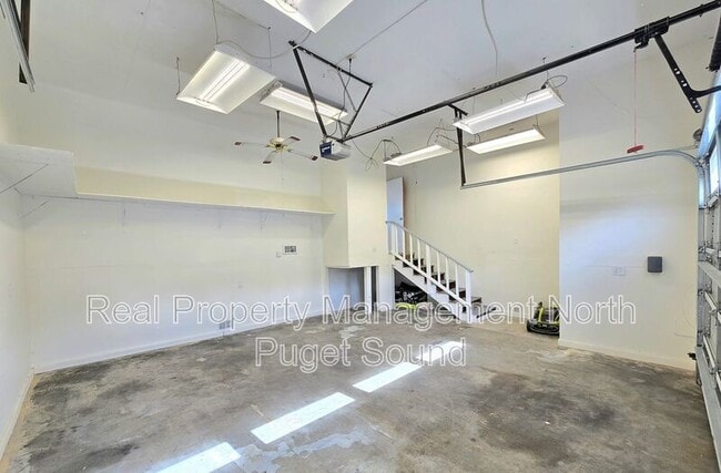 Building Photo - 1002 8th St