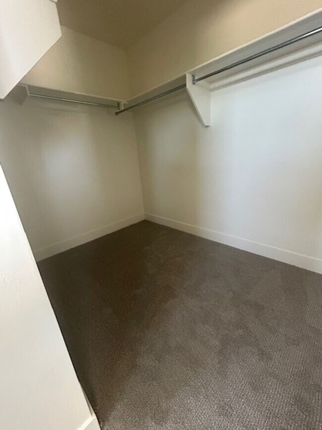 Building Photo - Move In Ready 4 Bedroom Home!