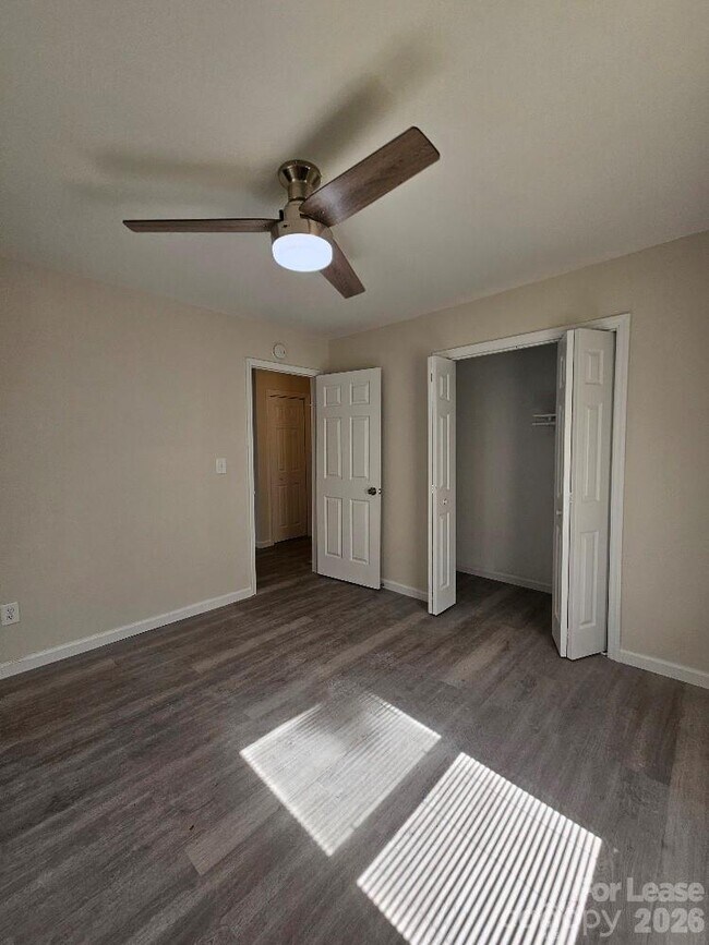 Building Photo - 2507 Moreland St