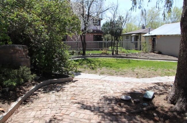 Building Photo - 385 E 2nd S St