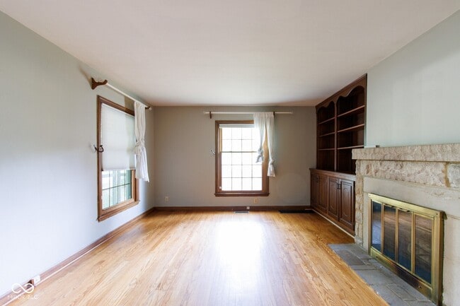 Building Photo - 6353 Riverview Dr