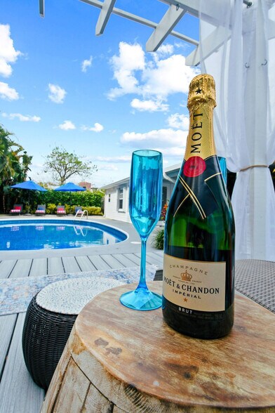 Building Photo - 3270 Grove Rd