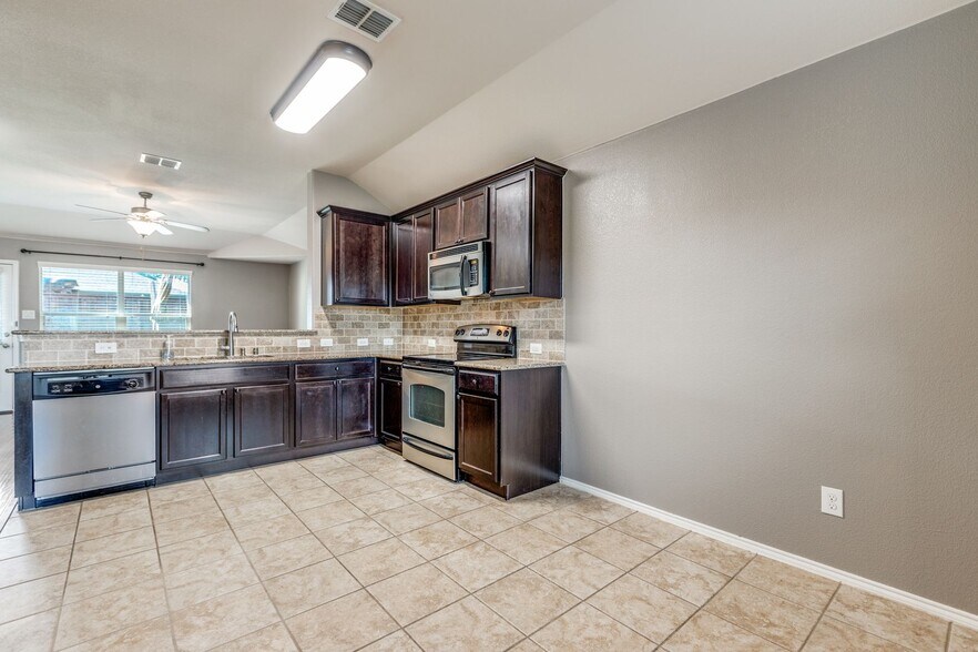 Building Photo - 12620 Waterslide Way